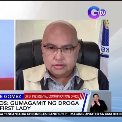 Government official about to hit his vape realizes he’s in a news interview