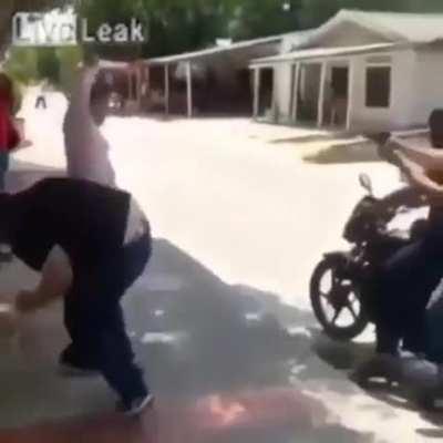 4 PeoPLe DeAd dUrIng DRivE By TW sick moves