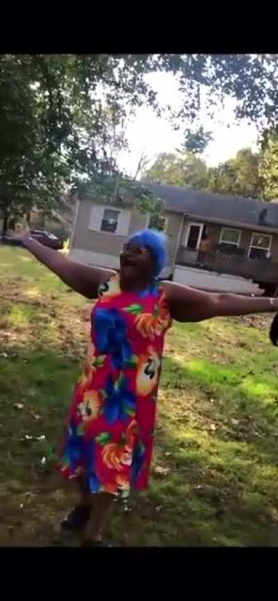 This is how a gender reveal party should be