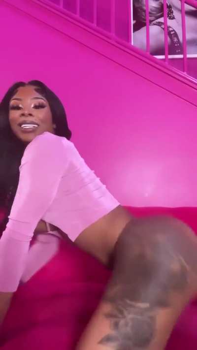 This is hood perfection & I'm in luhv 😍🥵😫