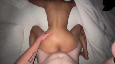 Making her booty jiggle