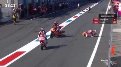 Moto3 Pit lane crask - Ryusei Yamanaka / Deniz Oncu