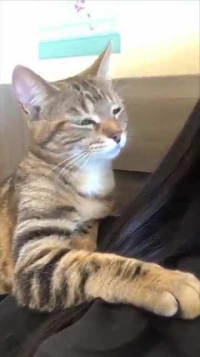 pOSSessiVE BOYfRiend mAkEs LIfe HeLL For GirLFRieND