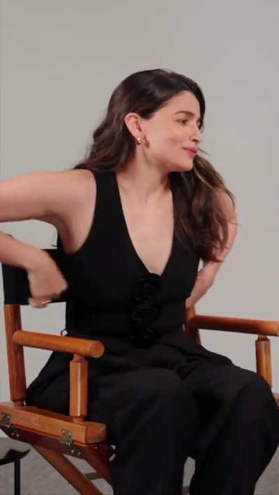 Alia Bhatt can't stop showing 'em
