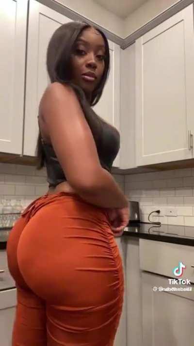 Super thick indeed 🍑