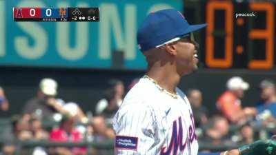 [Highlight] [Highlight] Hunter Renfroe gets thrown out by a Francisco Lindor one-hopper after deciding to slow down on his way to first.