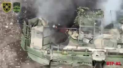 The 28th Mechanised Brigade us a fpv drone to strike a russian BTR-82A with crew on top.