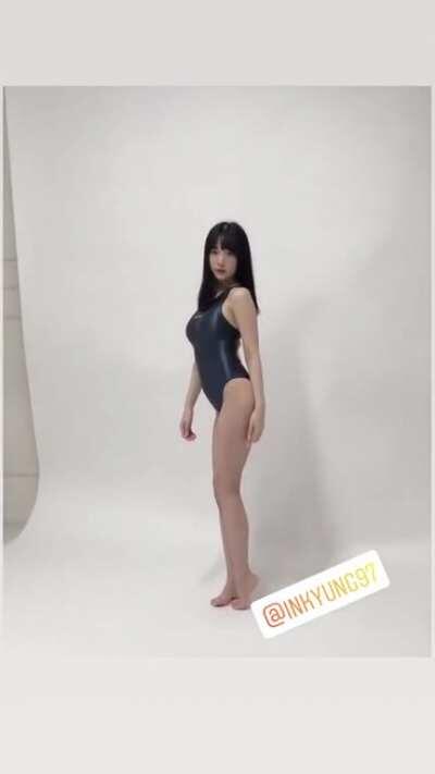 Inkyung in her classic purple velvet swimsuit! She's soooo cute :(( Anyone else missing her daily posts? She's really busy nowadays with her new role in the company.