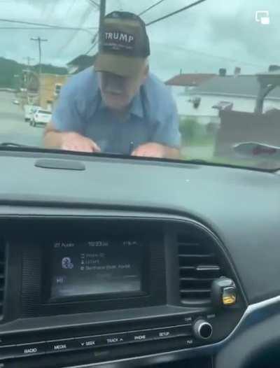 Boa tentativa, mas o nosso patriota fez melhor