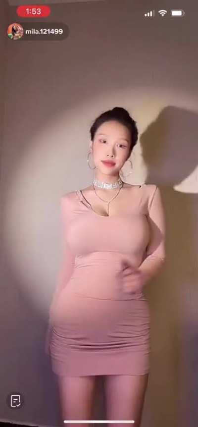 Big titty Chinese chick dances live stream