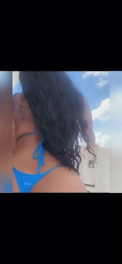 Megan Cheeks Clapping