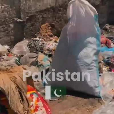 “we iz gonna shampoo bomb indians”