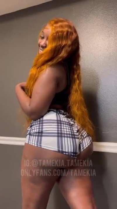 i want you to smack it😩🍑