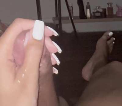 Open ur mouth n stick your tongue out while I beat it & cum 🍼💦