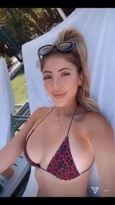 Valeria Orsini (@Valeria_Orsini)