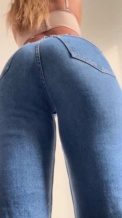 I want you to sniff and taste this one 🙈