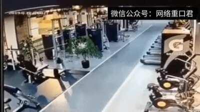 Never use the thumbless grip