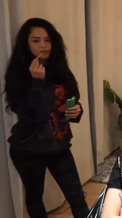 Rae finally wears leggings again