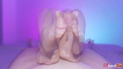 Playing with my feet & getting my toes covered with cum