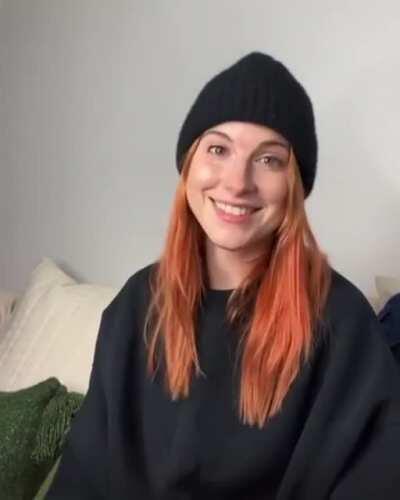 Hayley confirming Paramore 6