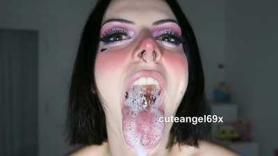 let me kiss you 👅