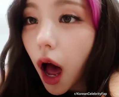 Itzy Yeji is ready to for fans services