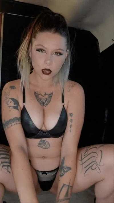 Tonight is perfect for a night of smokin' sex, agree?