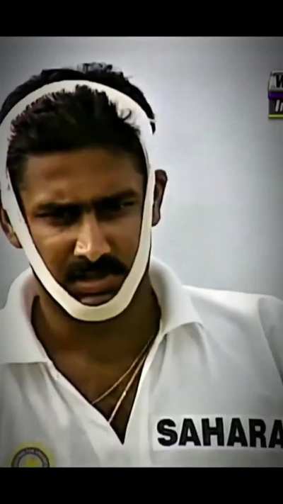 Sir Anil Kumble bowling with broken jaw