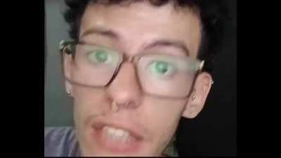 Padre quiere que el hijo de 20 años a salga a buscar trabajo.