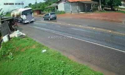 Truck & Car Sandwich