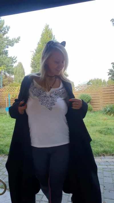 You thought there were such... such....hmmm... quick flash because the neighbor on the side is peeking again.