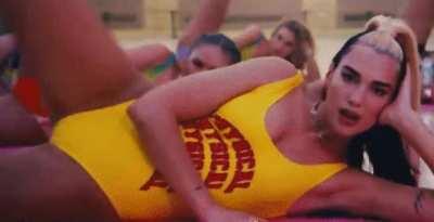 Dua is such a sexy shameless bimbo. So hot😍😍