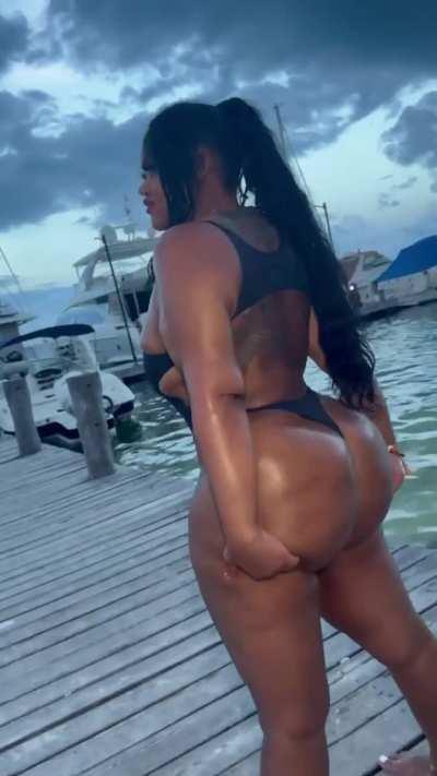 Ready to board @iloveshantellb