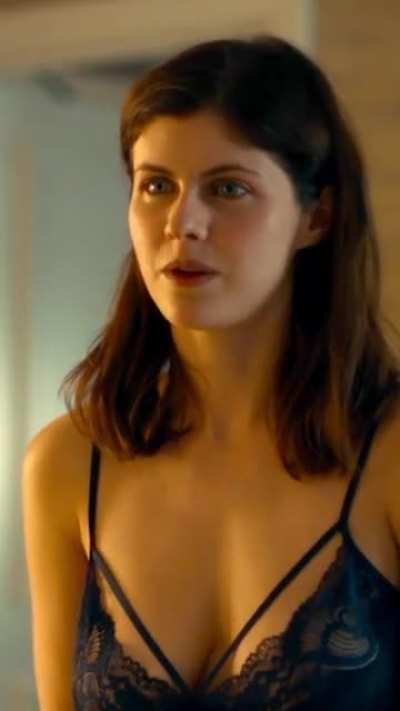 Alex looked so Good in The White Lotus