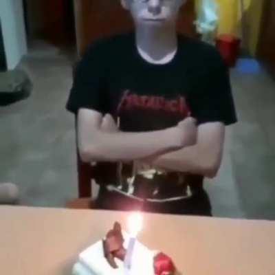 Cumpleaños feliz 😳