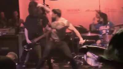 MRW the Liyue Battle Theme plays