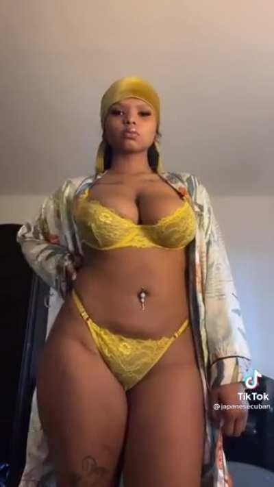 🥴 Grown ass woman