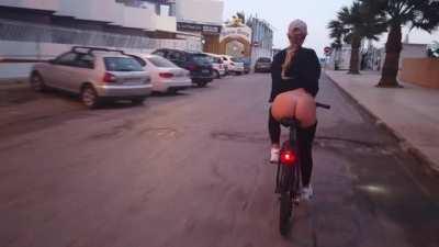 wanna ride w me ? 😘