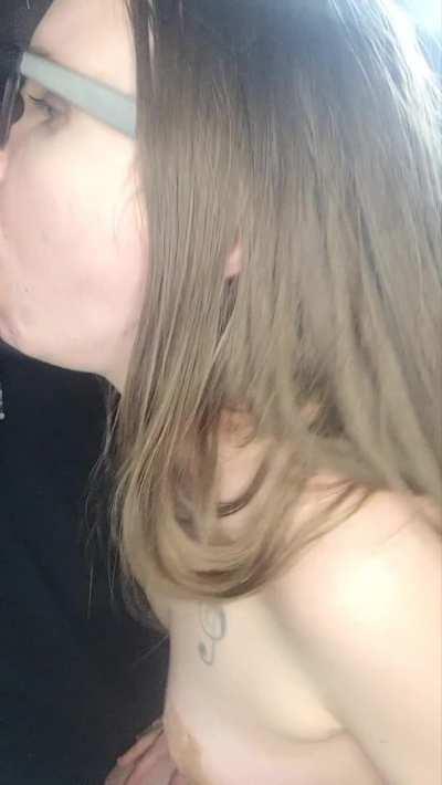 DEEPTHROATING THE DICK 😈😜🤤!!!