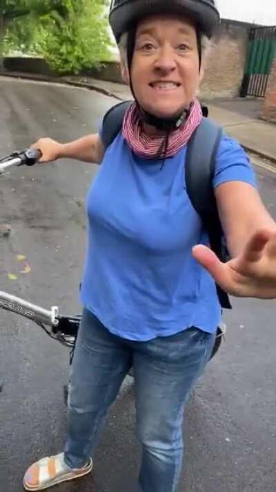 Lady accuses black man of stealing from his own car