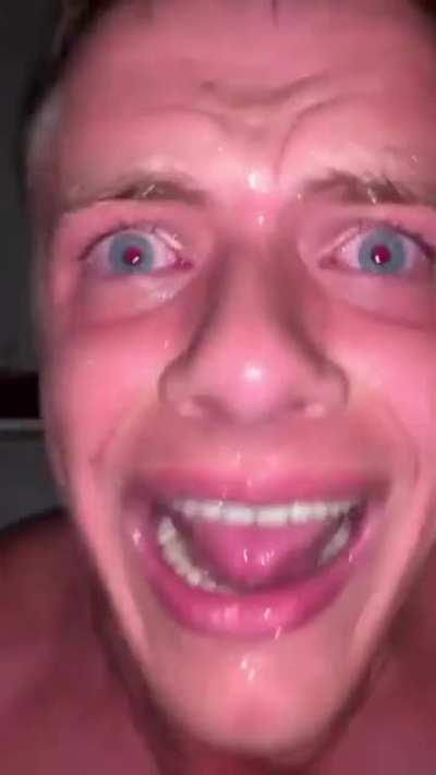 Trump shoulda freed larry 😭😭😭