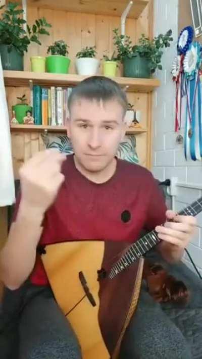 This guy playing the soundtrack for “Directed by Robert B Wiede”