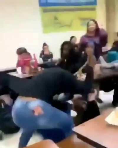 Attacking a Muslim girl until karma comes in full force