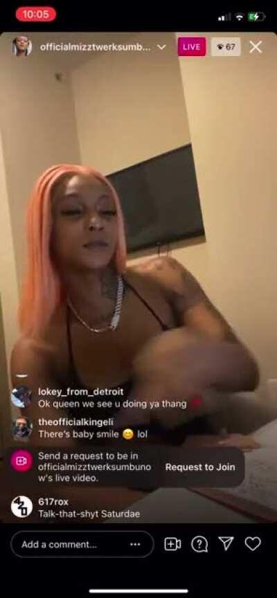 She tryna rap now🤦🏾‍♂️