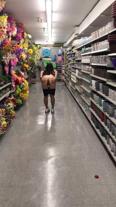 [GIF] Need assistance in aisle 5 🥺