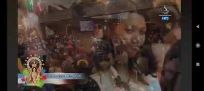 Tugon: sabay-sabay po tayong mag-sanaol