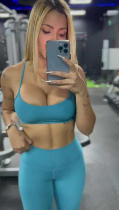 I think I can go with one size down for my top 😋