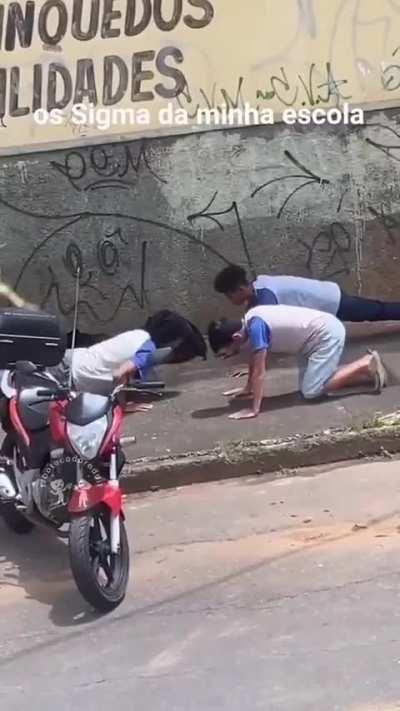 Como nasce um user do r/maromba 