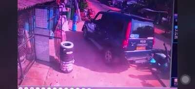 Good thing Police showed-up just in time!