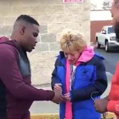 Two brothers see a woman paying for gas with pennies, and give her money from their pockets. They had no idea that her husband had just died and she was struggling.